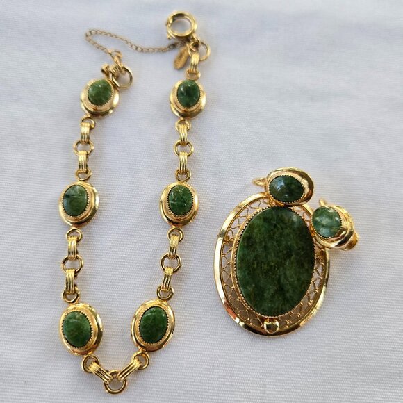 Vintage Sarah Coventry Green Jade Jewelry Set Marked 1/20 12k filled - Picture 1 of 6
